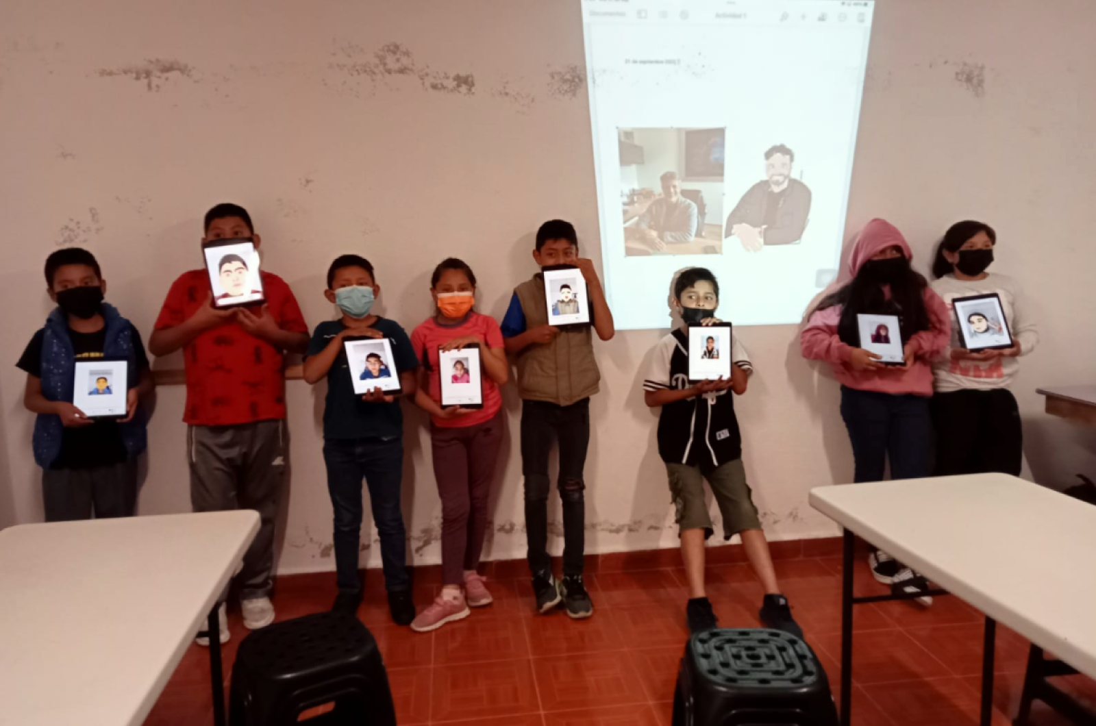Aprendamos juntos nació de la mente de un grupo de maestros, facilitadores y empresarios que ven cómo México requiere de una fuerza laboral capaz y actualizada.